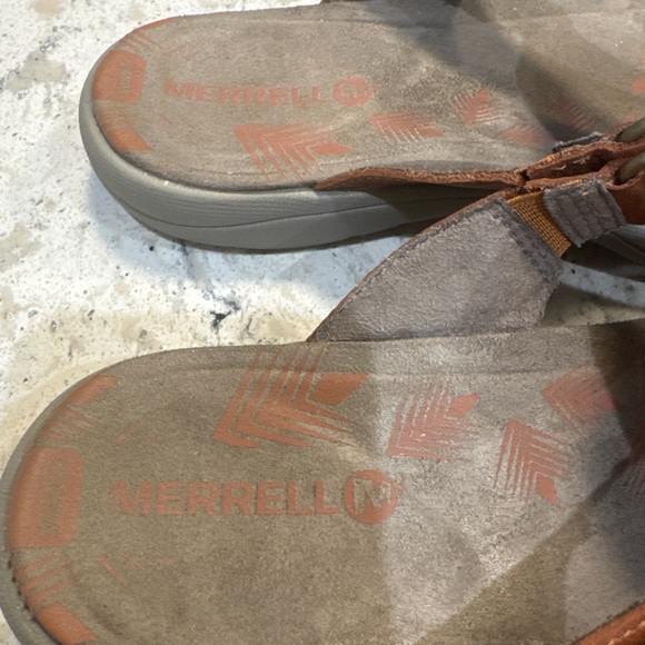 Merrell women’s Brown Leather Thong Sandals - Picture 3 of 4